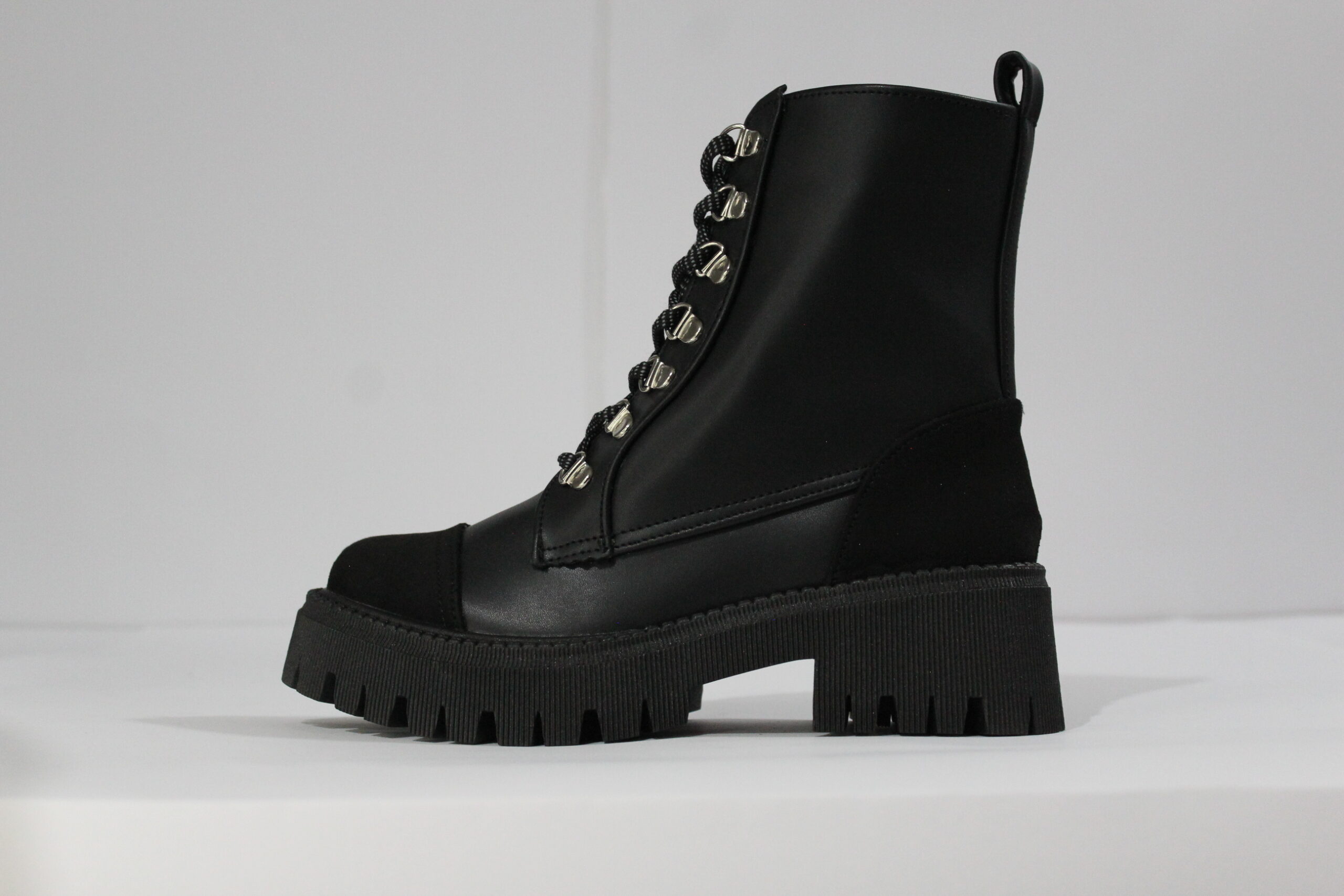 Botin dama online negro